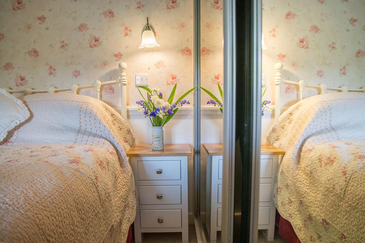 Combas Farm Hotel บรอนตัน ภายนอก รูปภาพ